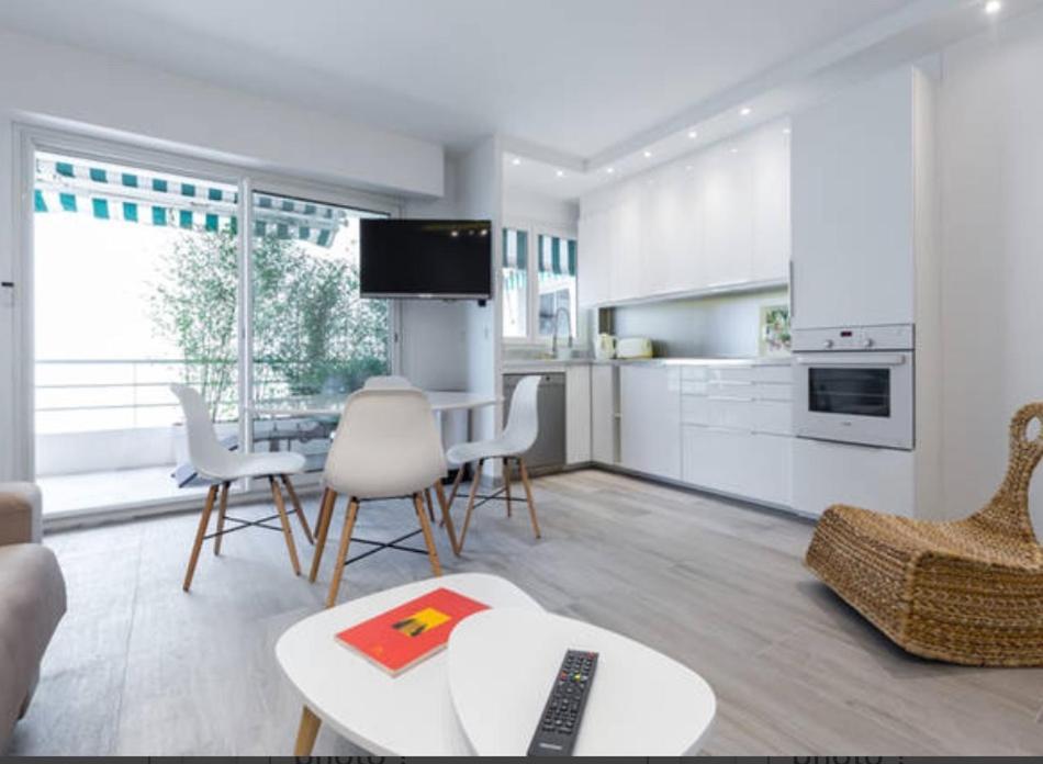 Appartement Palm Croisette Sea View *